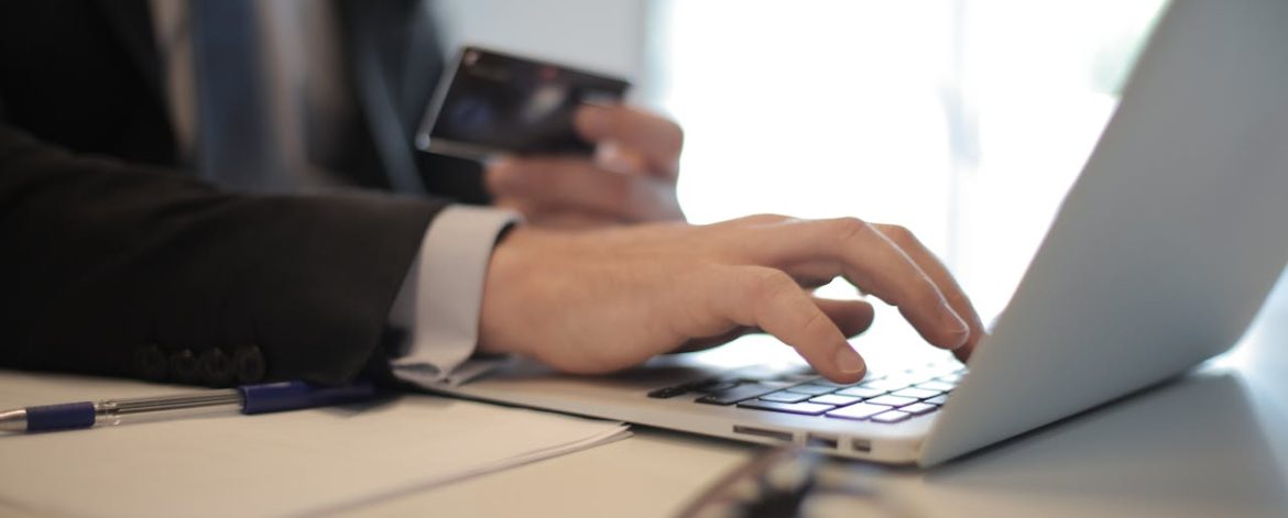 The Startup's Guide to Selling Products Online in 2024